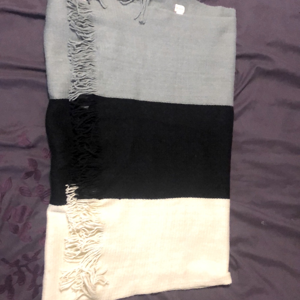 DONNI SCARF